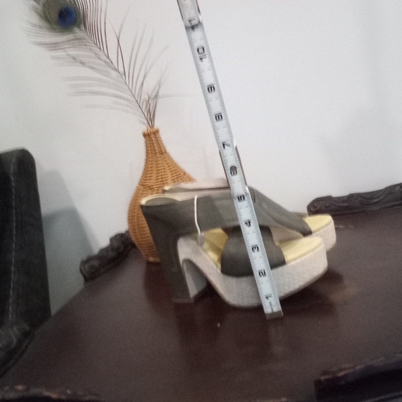 Vintage Criss Cross  Platform Leather  Wrapped Heel Sandals - Picture 16 of 16